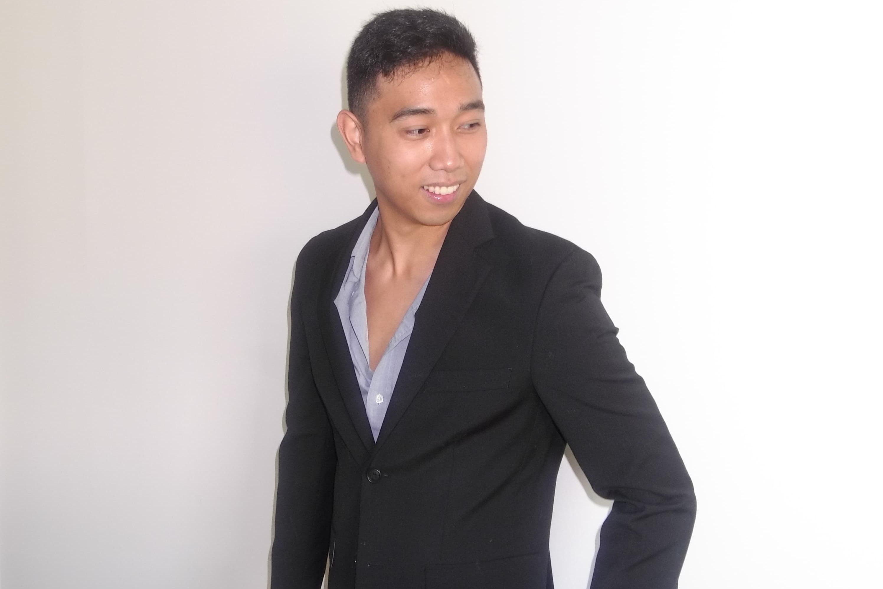 jp model pose 1
